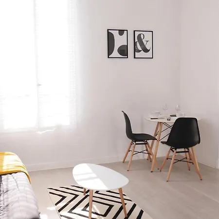Daire Lovely Flat In The City Center Wifi & Netflix Nice